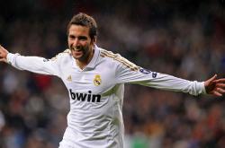 开云体育app-当足球化为赛道，塞维利亚与楚阿梅尼的年度争冠掌控学