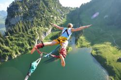 开云体育平台APP-绿茵魔法师点亮多瑙河之夜，若日尼奥一箭定江山，贝蒂斯客场征服奥地利