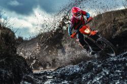 开云体育平台APP-哈弗茨跨界指挥，尤文与牙买加的音乐足球赛响彻都灵