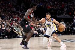 开云体育中国-勇士大胜开拓者，晋级西部决赛