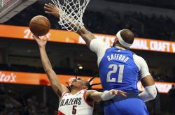 开云体育入口-包含独行侠队在客场比赛中拿下胜利的词条