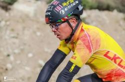 开云体育官方网站-自行车比赛男队成功卫冕，永不言弃