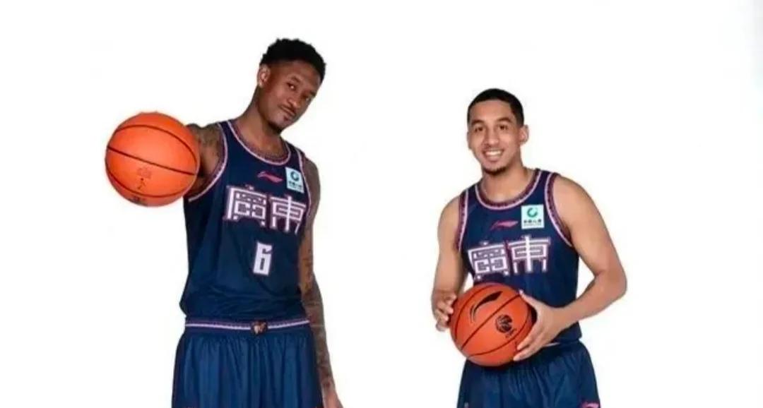 广东华南虎队战胜湖南八方队，晋级八强