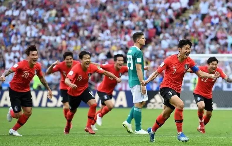 韩国足球队在关键比赛中表现出色