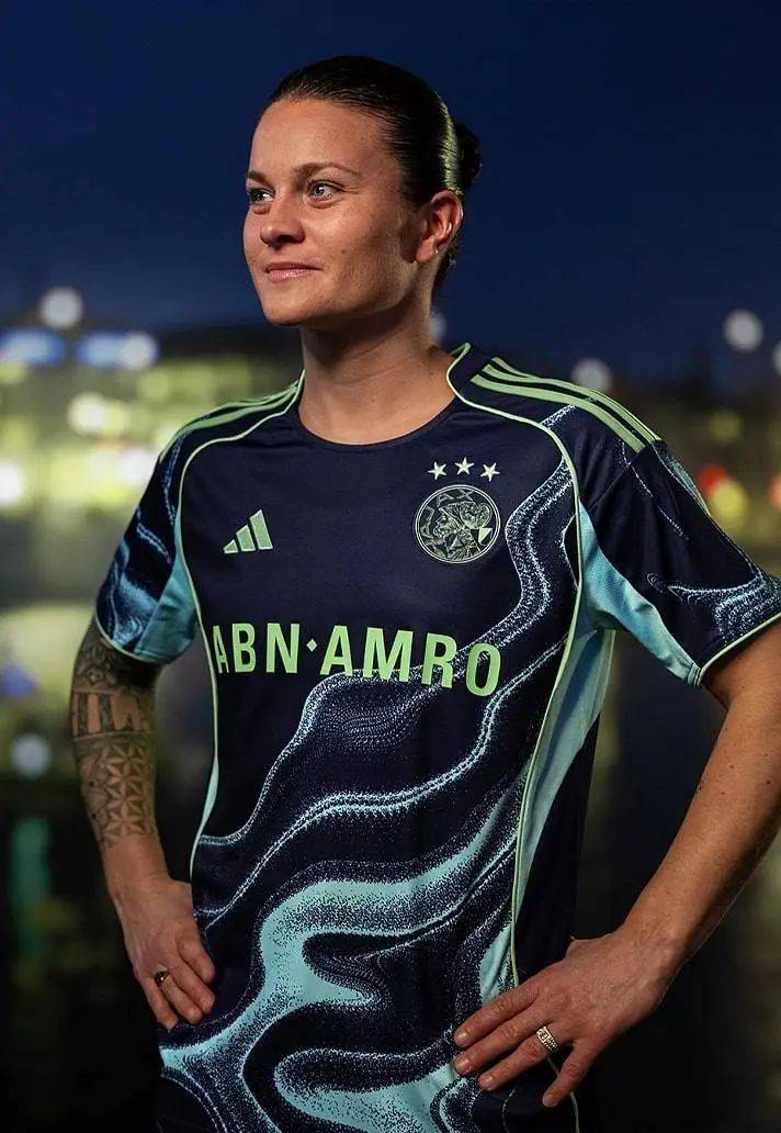 阿贾克斯球员接受采访展望未来发展