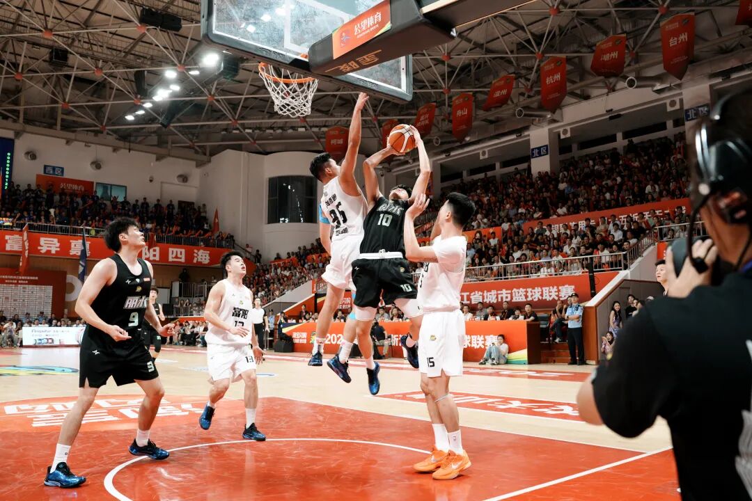 关于比赛中球员体力透支，力竭落败在终场前的信息