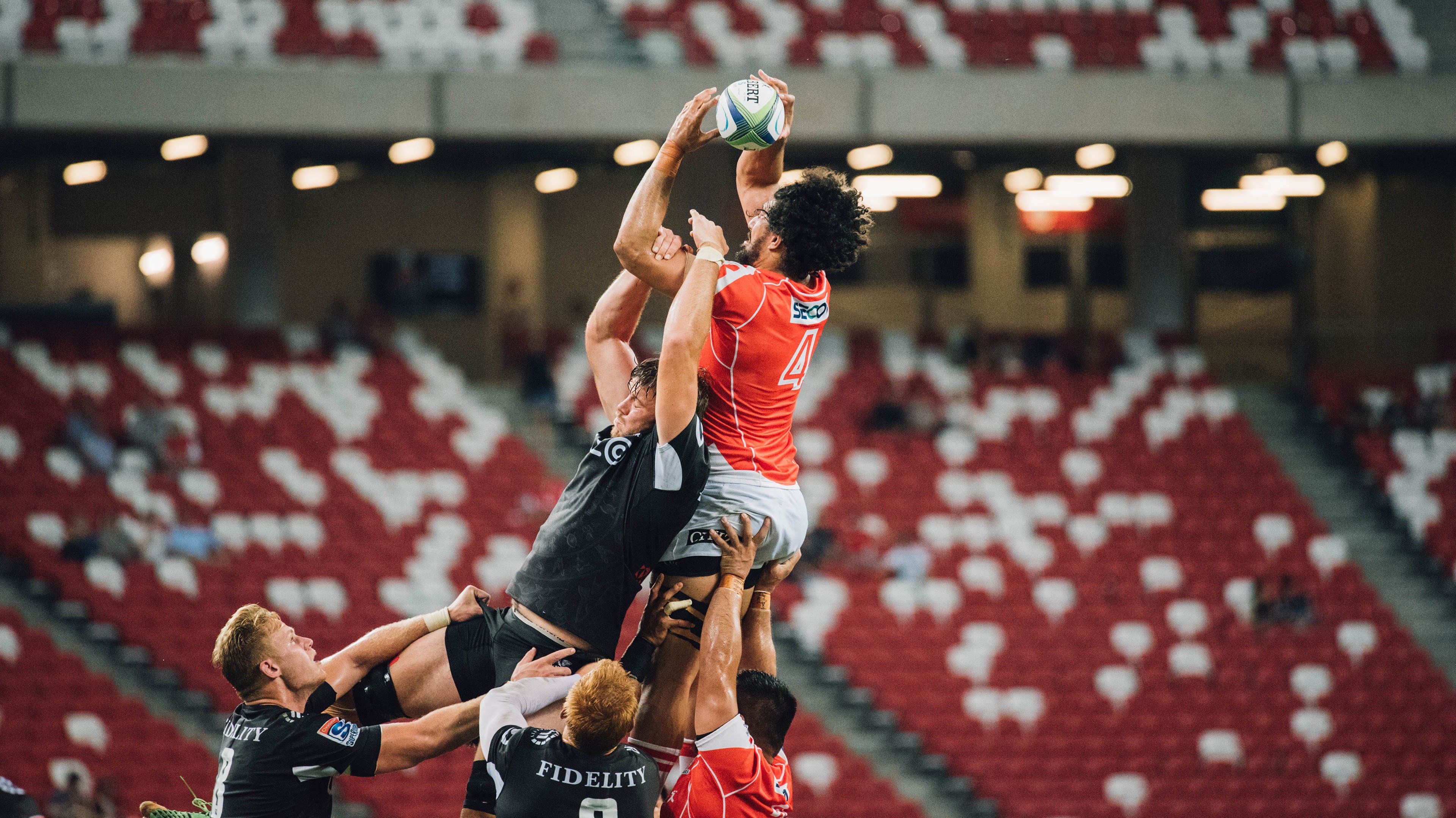 当欧冠决赛哨响时，篮球场上演传奇对决—猛龙跨洋轻取广东，全球体育之夜的双重焦点