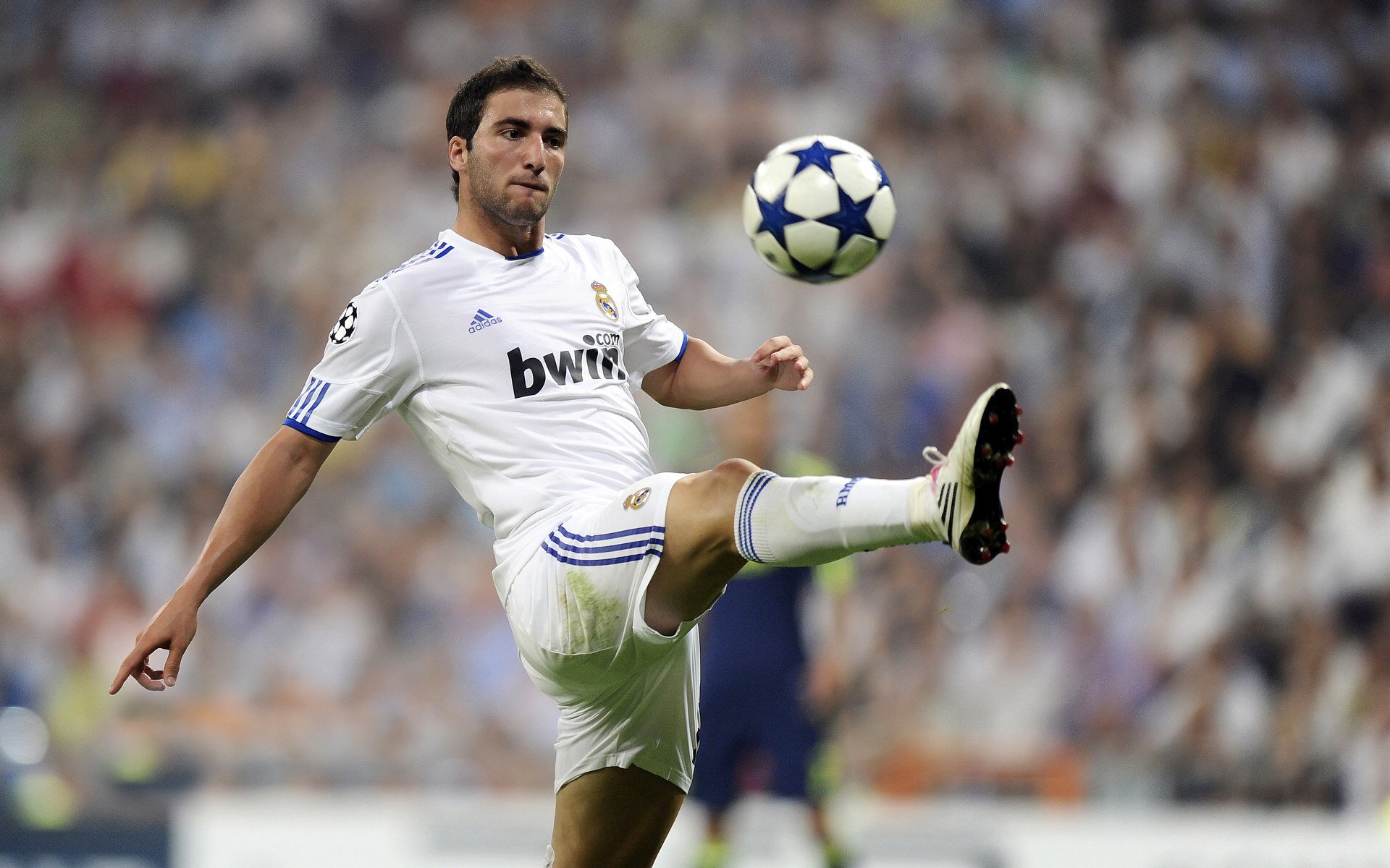 新奥尔良奇迹!神兵天降爱德华兹压哨绝杀,利拉德字母哥黯然失色